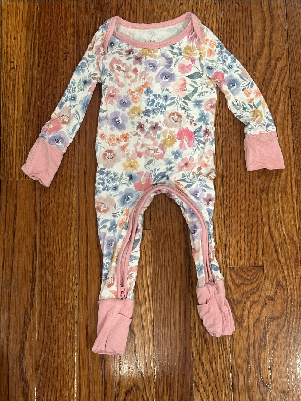 Little Sleepies tiny blooms crescent zippy